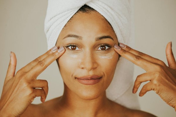 Brillance du visage : routine beauté lumineuse à adopter
