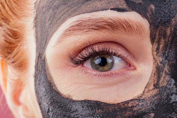 Quels sont les meilleurs produits pour une routine de soin anti-acné?