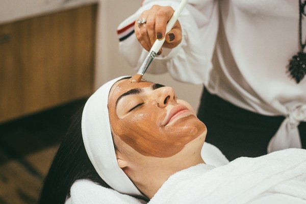 Comment préparer un masque facial détoxifiant avec de l'argile bentonite?